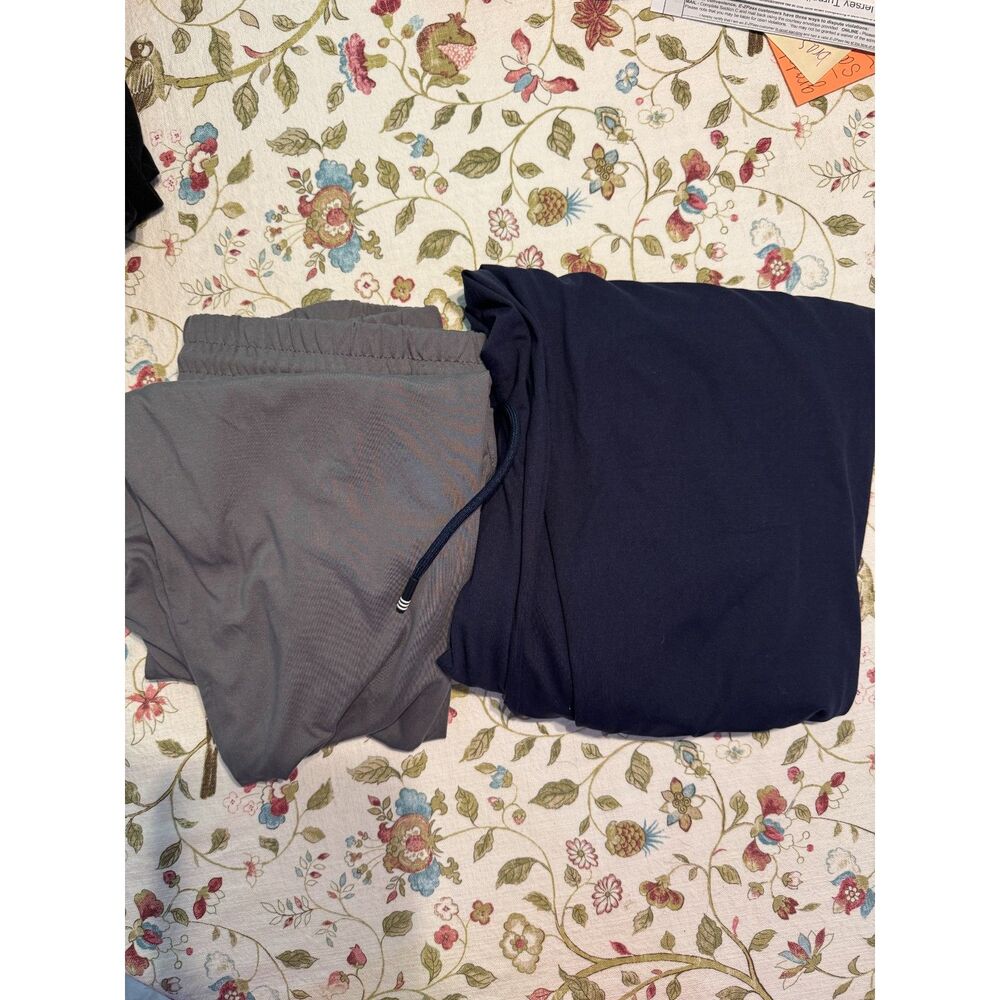 Bundle of 8 joggers - Medium